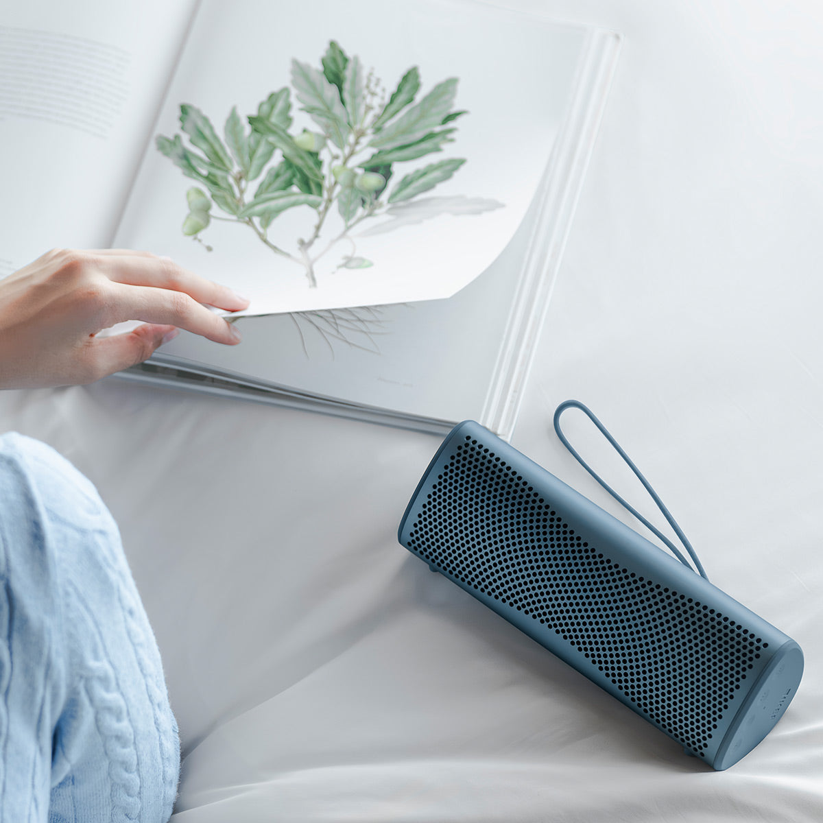 KEF Muo Portable Bluetooth Speaker (Blue Aura)