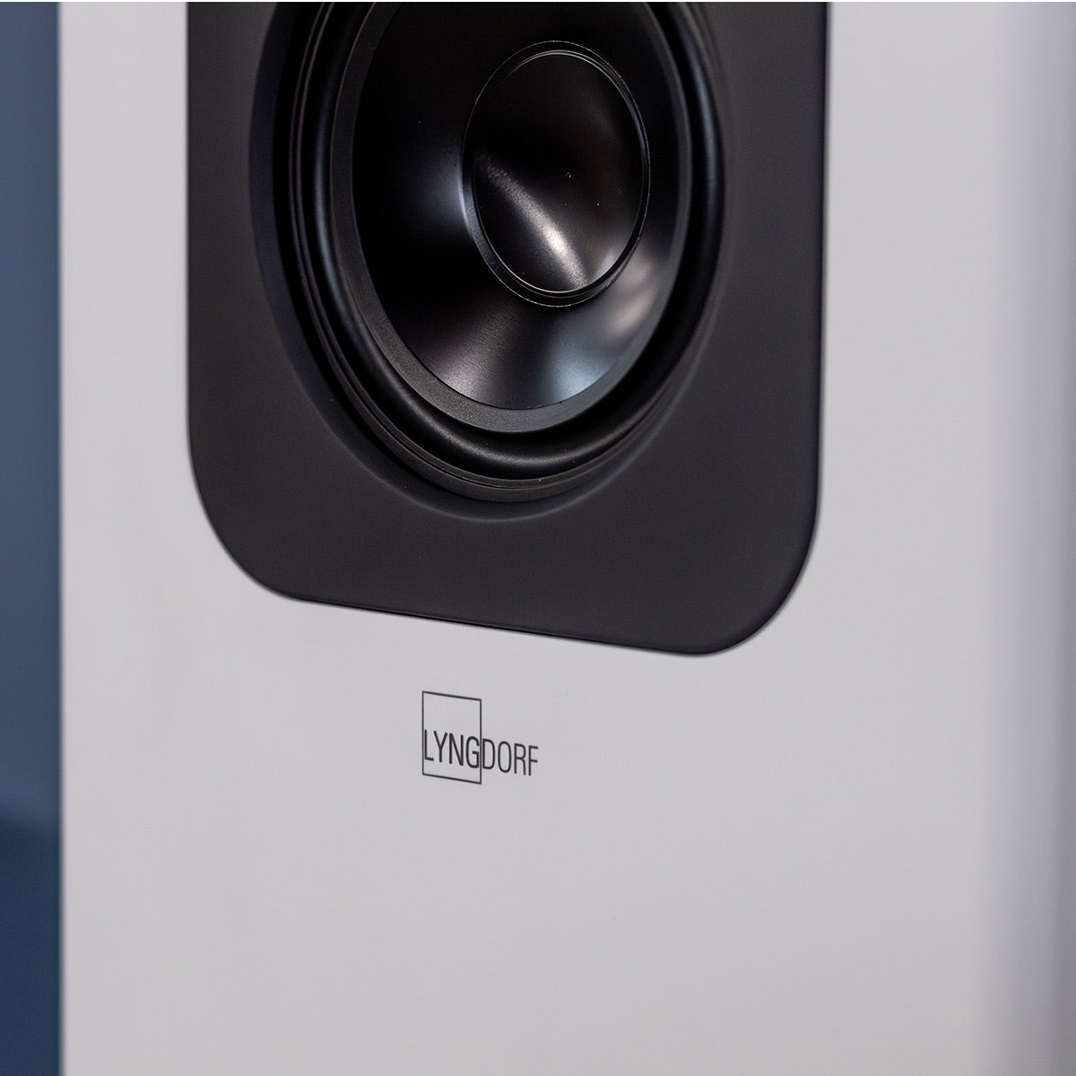 Lyngdorf Audio FR-2 Floorstanding Speaker - Each (White/Black)