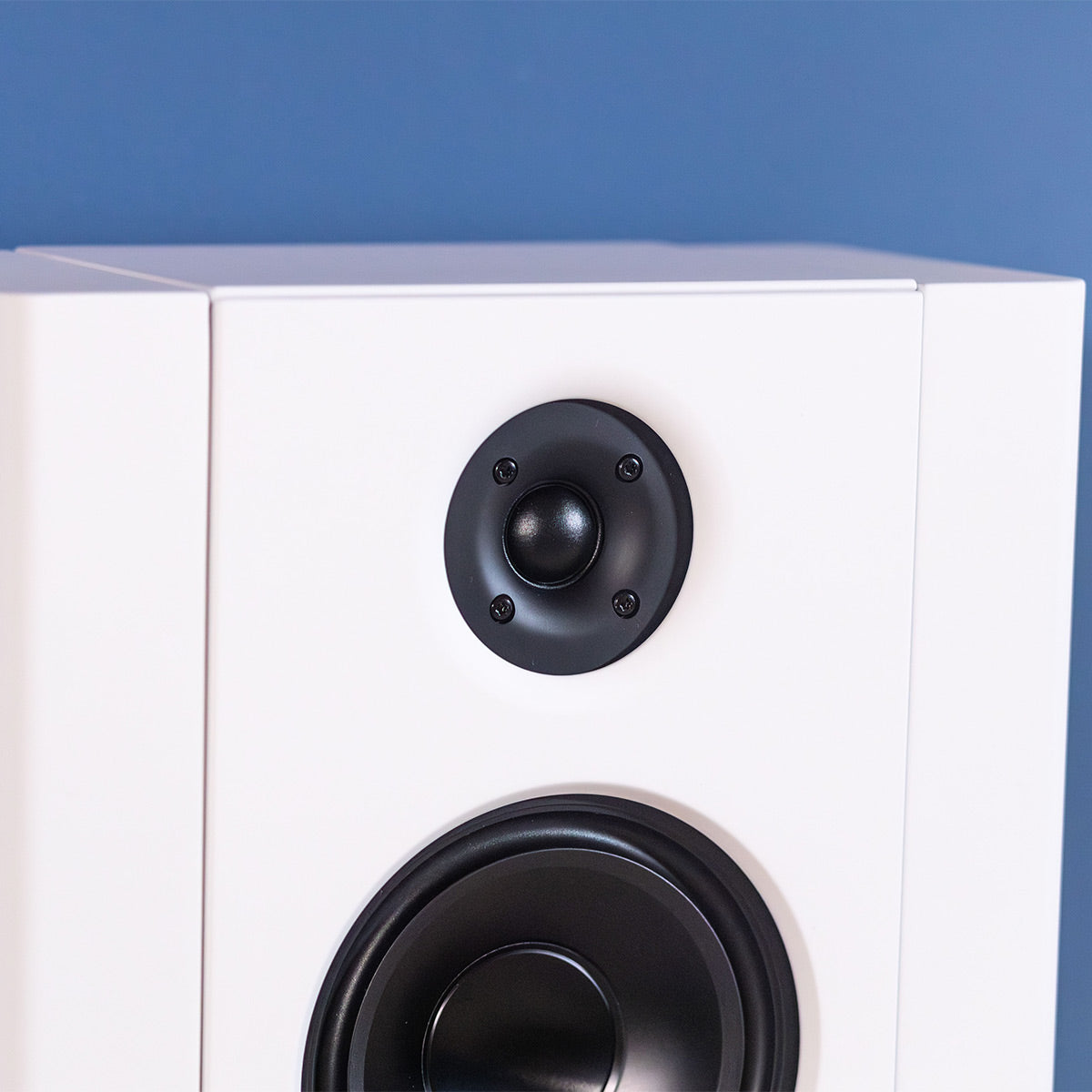 Lyngdorf Audio FR-2 Floorstanding Speaker - Each (White/White)
