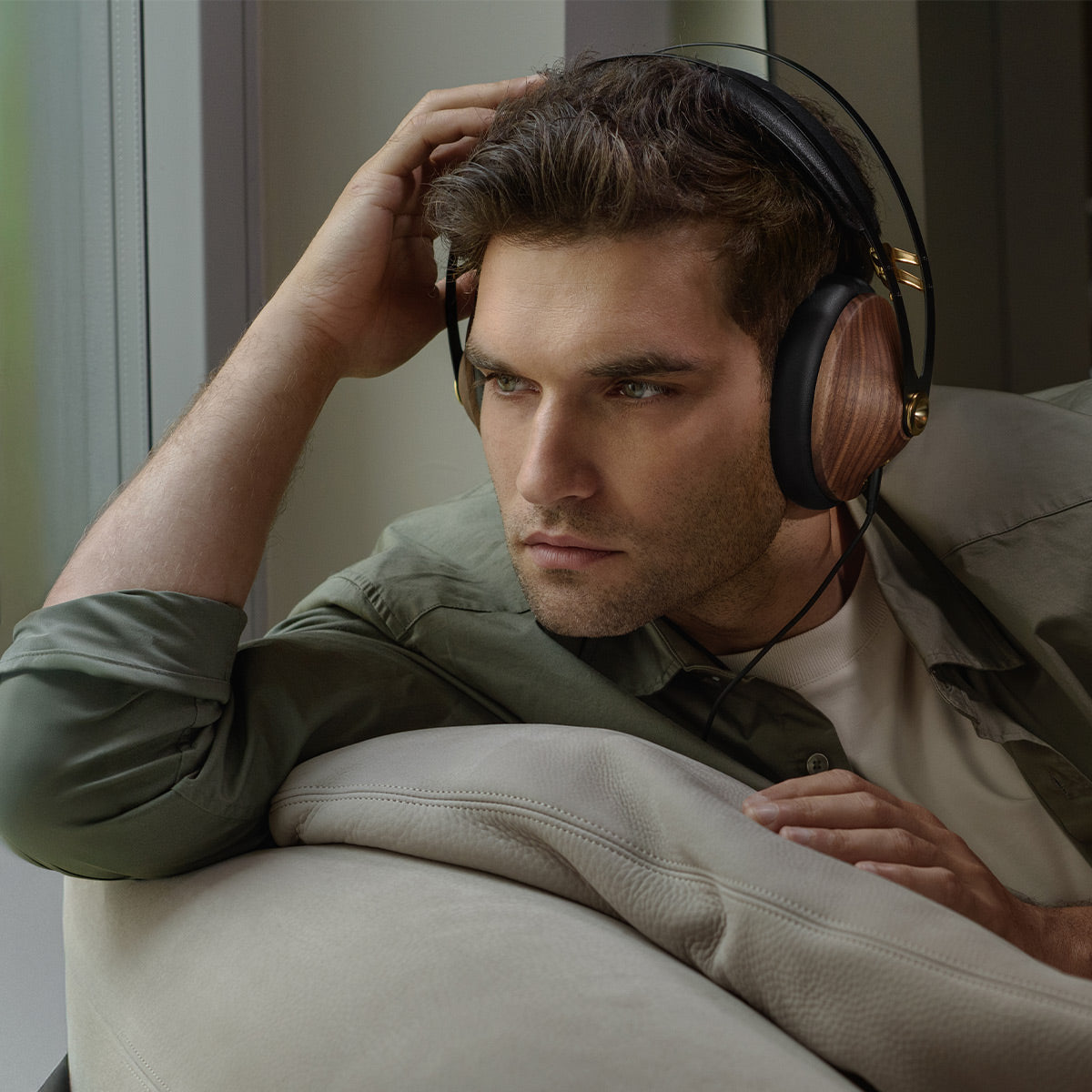 Meze Audio 99 Classics Over Ear Headphones - 2nd Gen (Walnut/Gold)