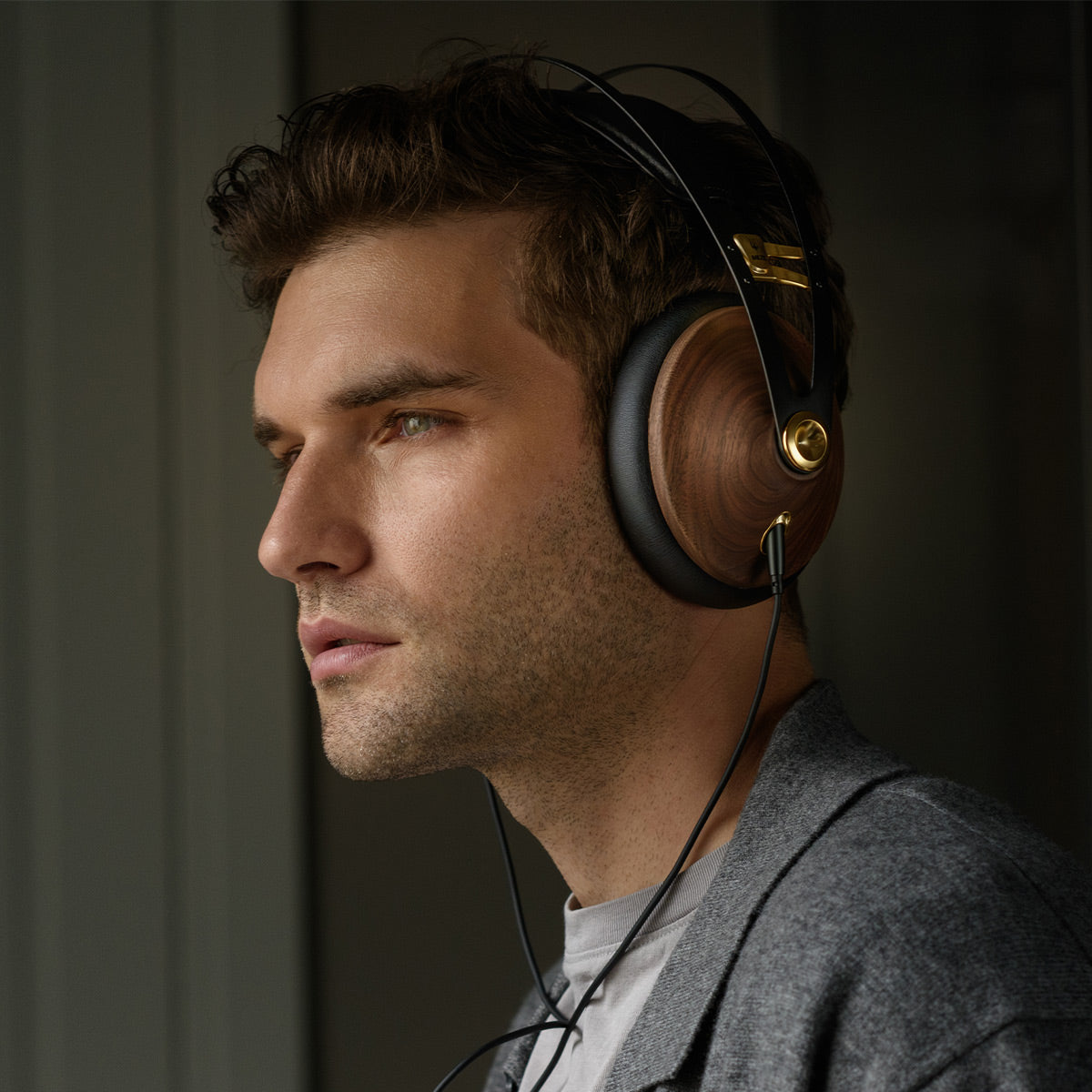 Meze Audio 99 Classics Over Ear Headphones - 2nd Gen (Walnut/Gold)
