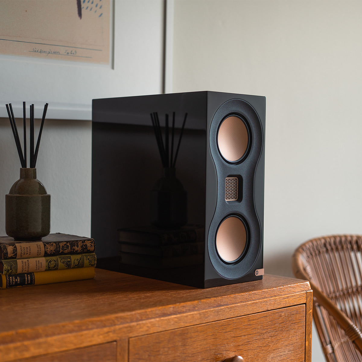 Monitor Audio Studio 89 Compact Bookshelf Speakers - Pair (Black Gloss)