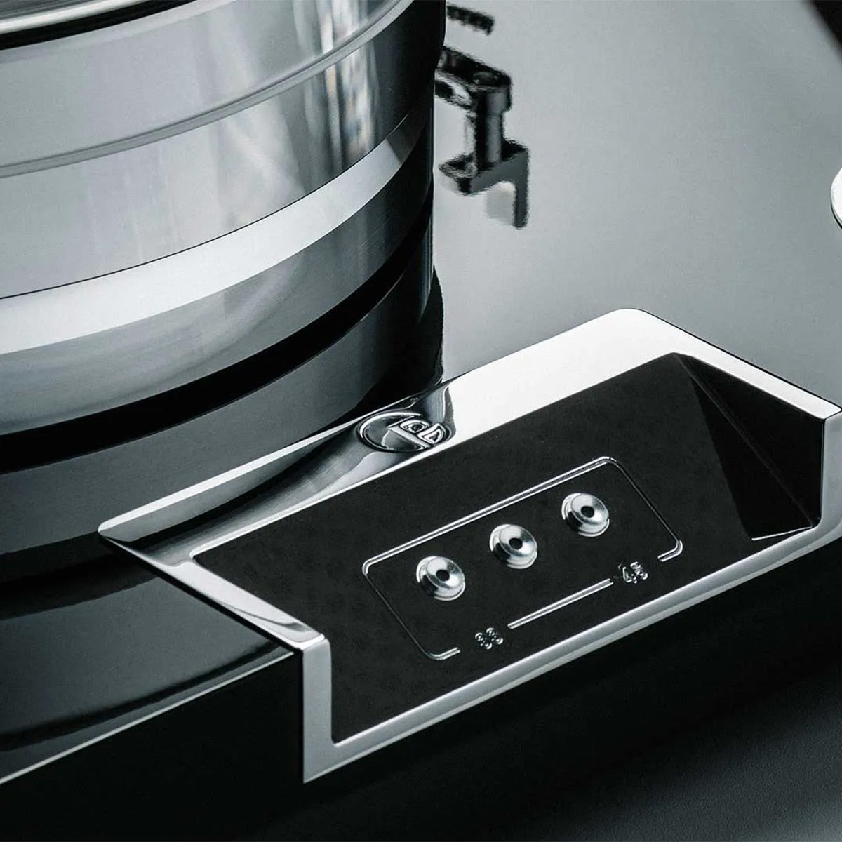Pro-Ject Signature 12.2 Turntable (Gloss Black)