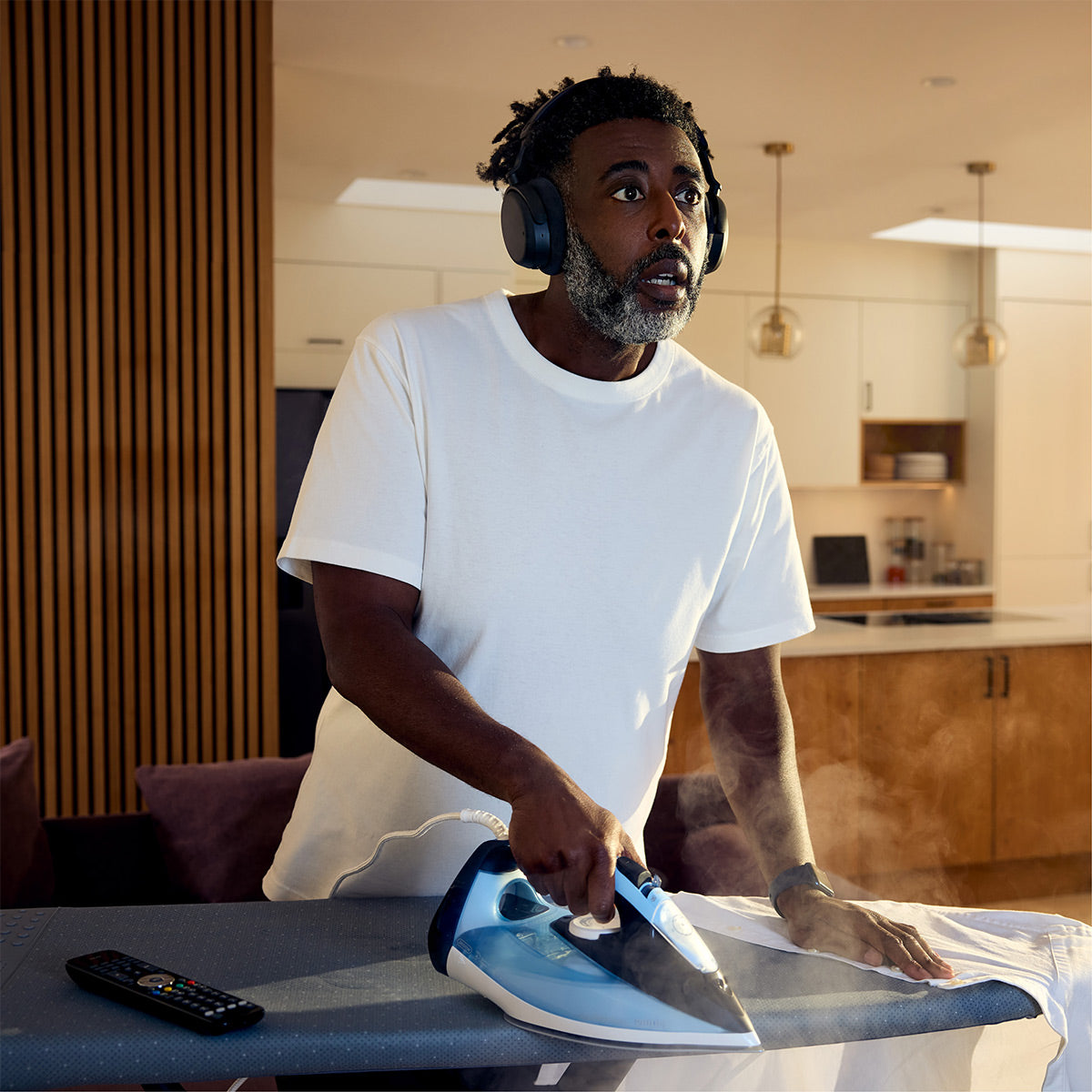 Sennheiser RS 275 Wireless TV Headphones & Transmitter