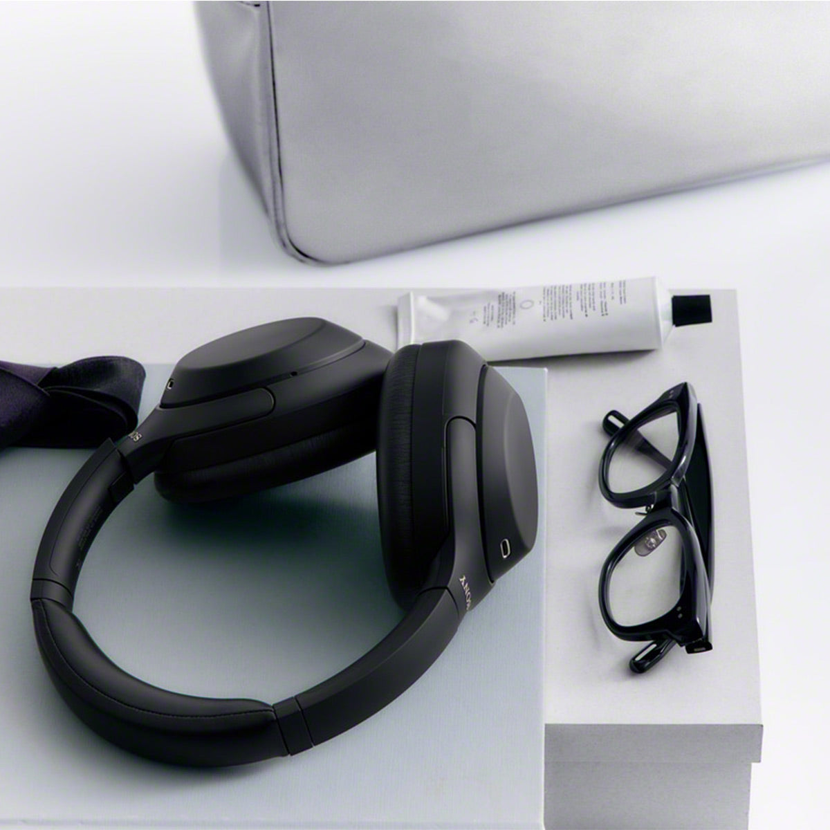 Sony WH-1000XM4C Wireless Noise Cancelling Over-Ear Headphones with USB-C (Black)
