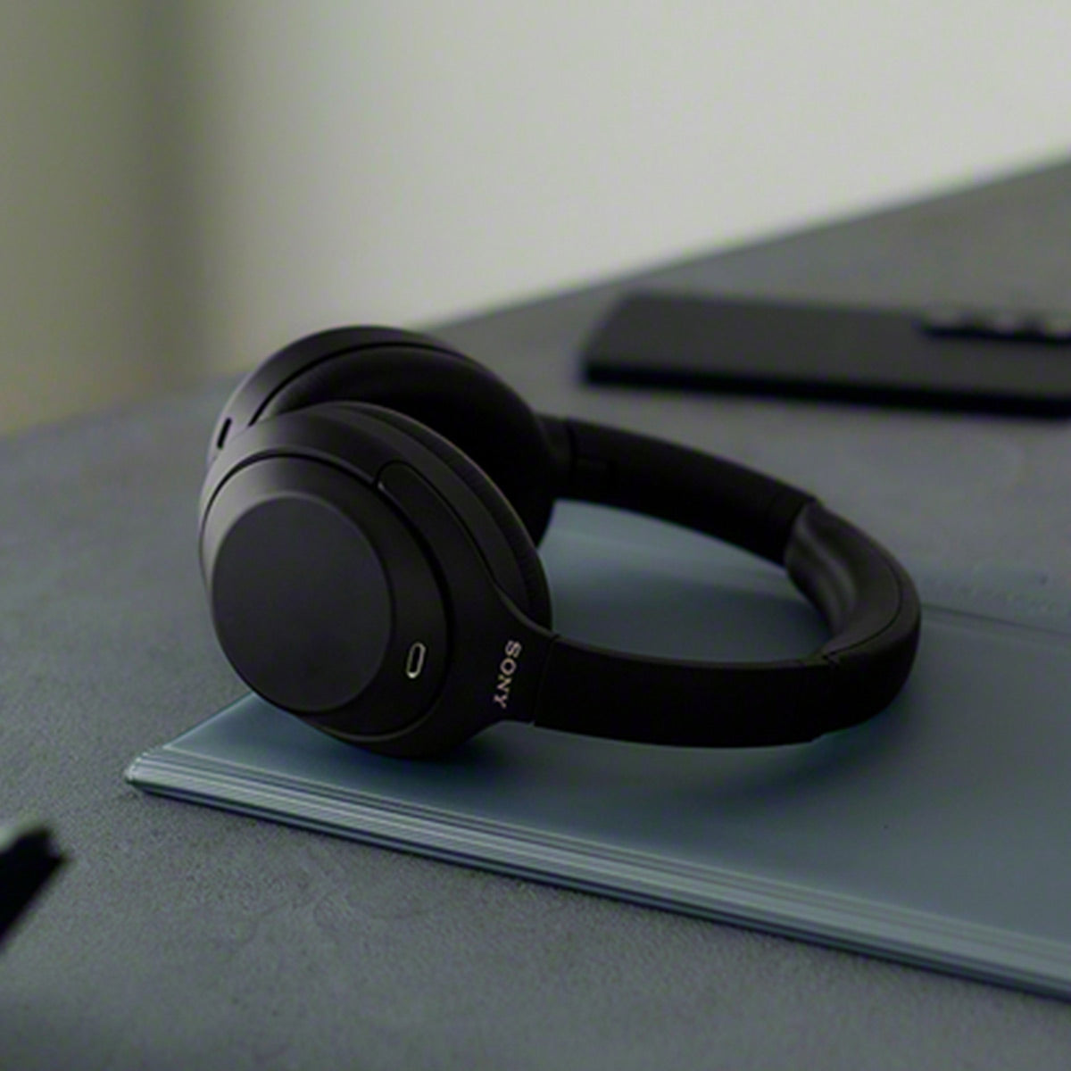 Sony WH-1000XM4C Wireless Noise Cancelling Over-Ear Headphones with USB-C (Black)
