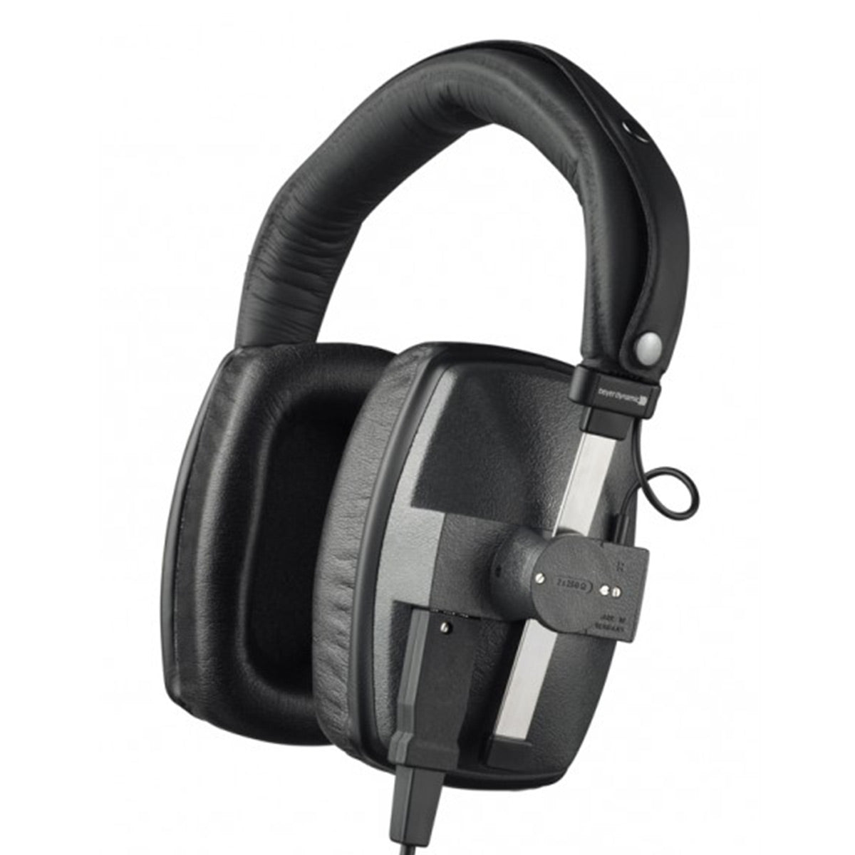Beyerdynamic DT 150 Closed-Back Studio Headphones