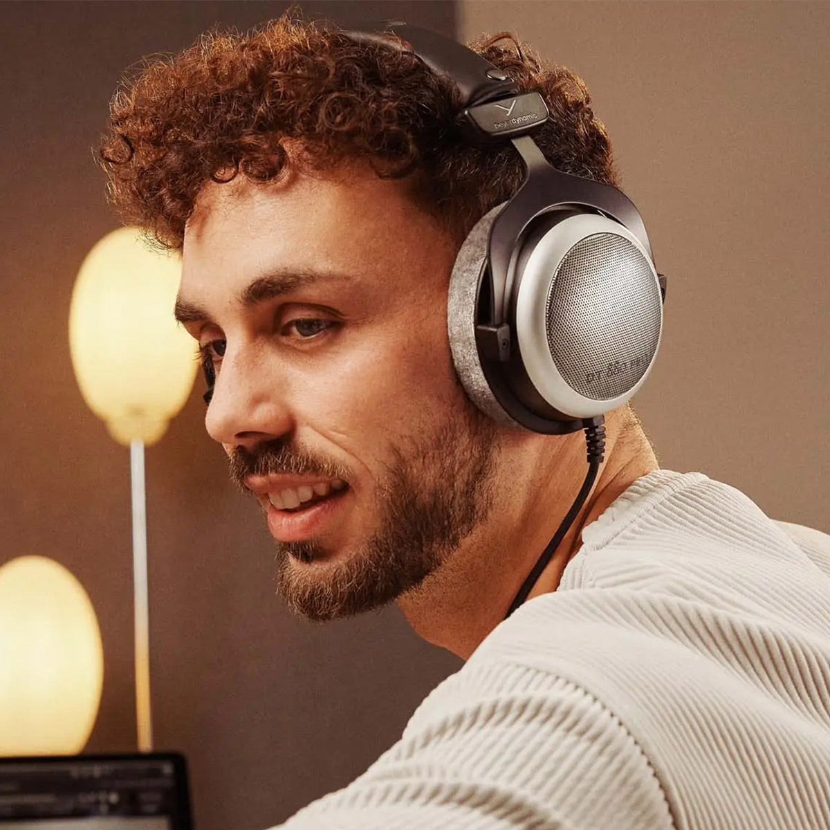 Beyerdynamic DT 880 Pro Studio Headphones (250 Ohms)