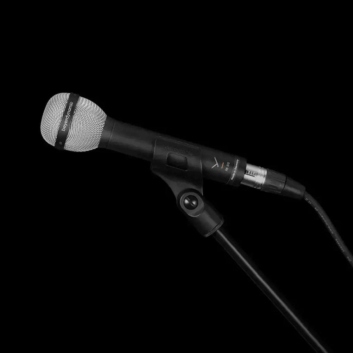 Beyerdynamic M 88 Dynamic Hypercardioid Moving-Coil Microphone