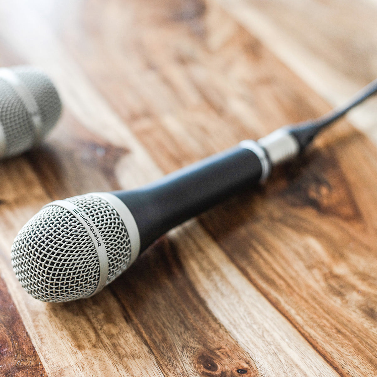 Beyerdynamic TG V50 S Cardiod Dynamic Vocal Microphone with Lockable On/Off Switch